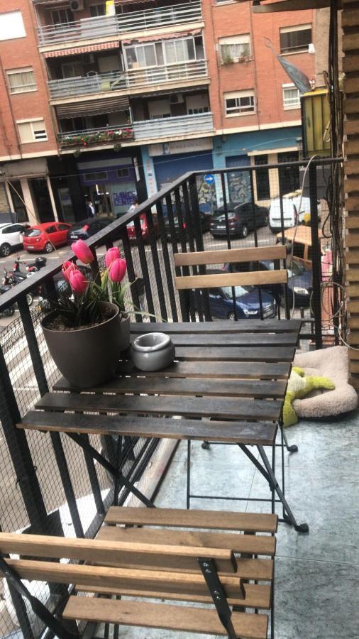 Grande En Piso Compartido Con 2 Adultos Y 1 Perrito Privatunterkunft Valencia