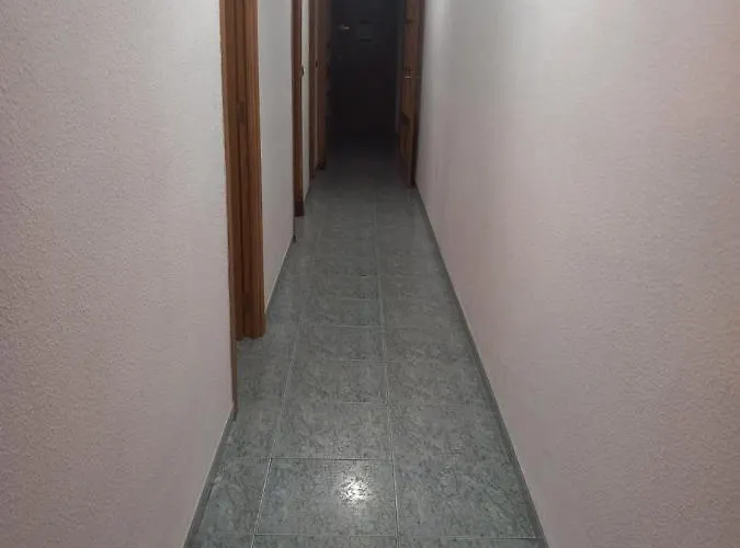 Habitacion Grande En Piso Compartido Con 2 Adultos