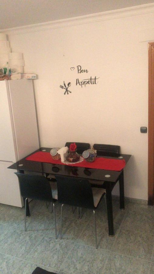 Grande En Piso Compartido Con 2 Adultos Y 1 Perrito Accommodatie bij particulieren
