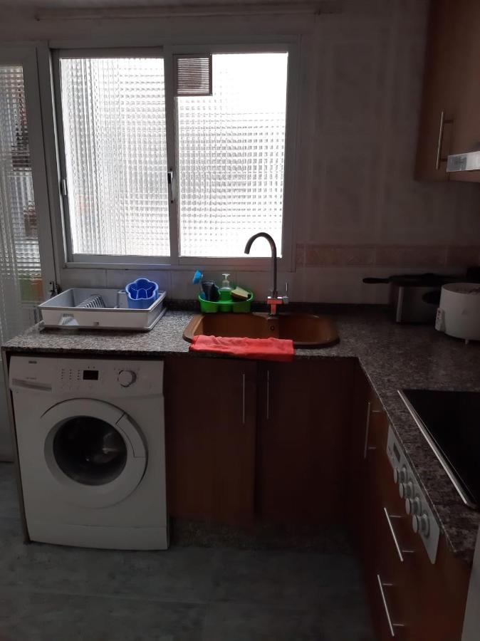 Grande En Piso Compartido Con 2 Adultos Y 1 Perrito Accommodatie bij particulieren Valencia